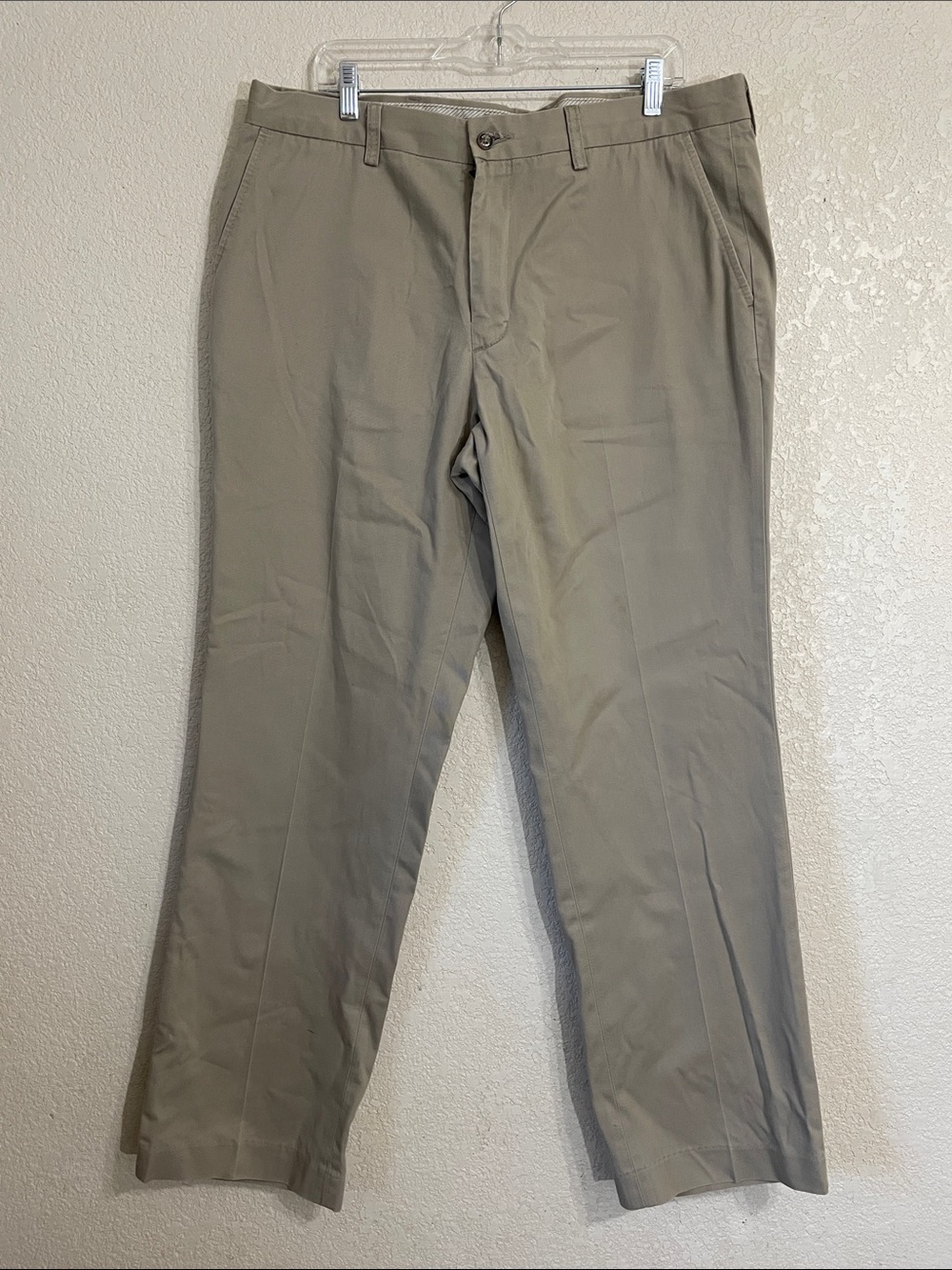 ARIAT Men's Classic Straight Fit Khaki Pants